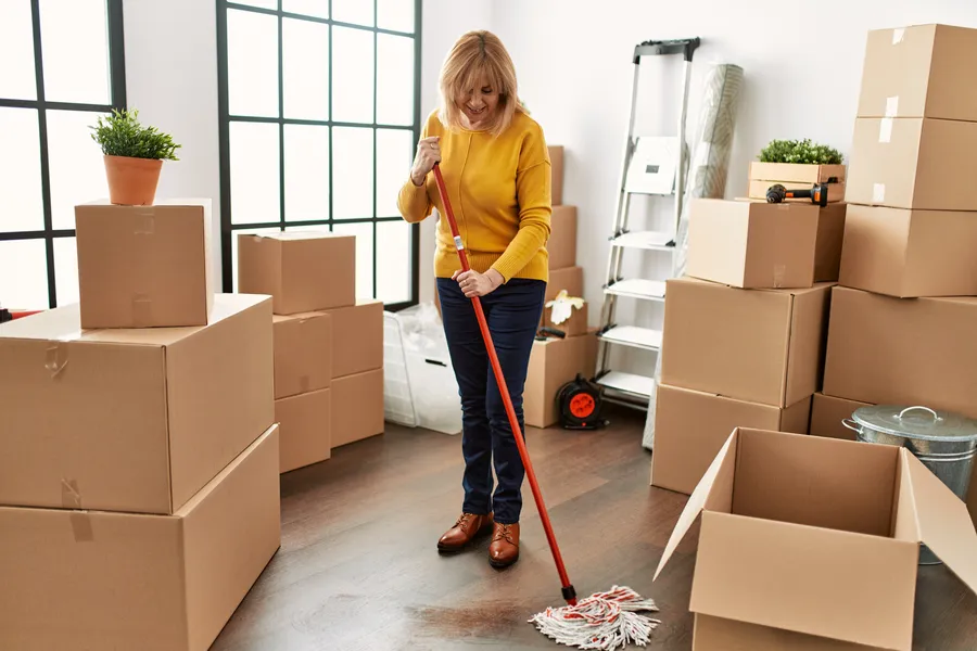 Move-in Cleaning Vs Regular Cleaning: Whats The Difference in Melrose Park, IL Move-in Cleaning Vs Regular Cleaning: Whats The Difference in Melrose Park, IL